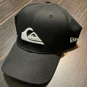 Quiksilver men’s fitted hat M/L